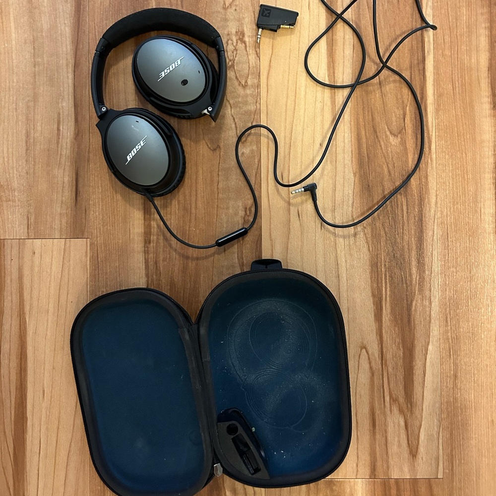 Bose noise cancelling headphones (not wireless)